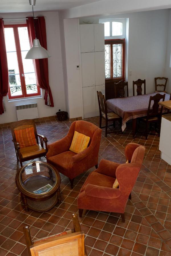 La Maison Rouge * Saint-Sauveur-en-Puisaye